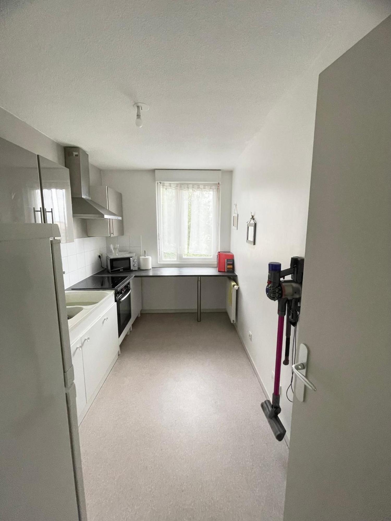 Grand T2 Spacieux Tres Calme Bron Exterior photo